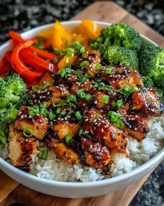 A delicious plate of Sweet Chili Chicken and Rice Bowls